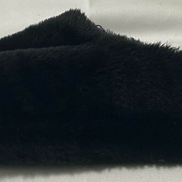 Secret Treasures- Women’s Black Fuzzy Slip-On Slippers - Picture 4 of 4